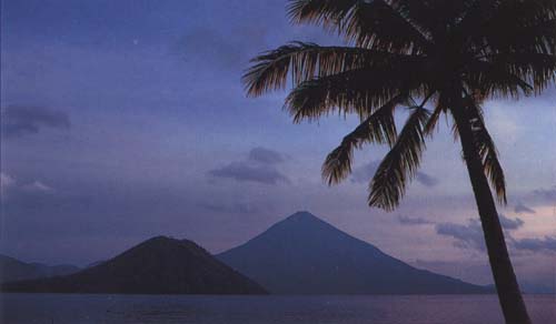 photograph of Tidore seen from Tinate island